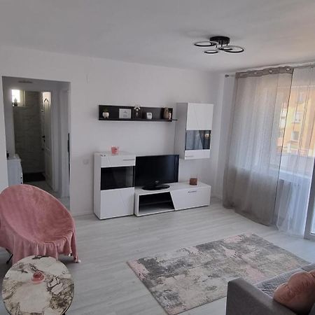 Apartament Central Pe Pietonala Nr2 Hunedoara Exteriér fotografie